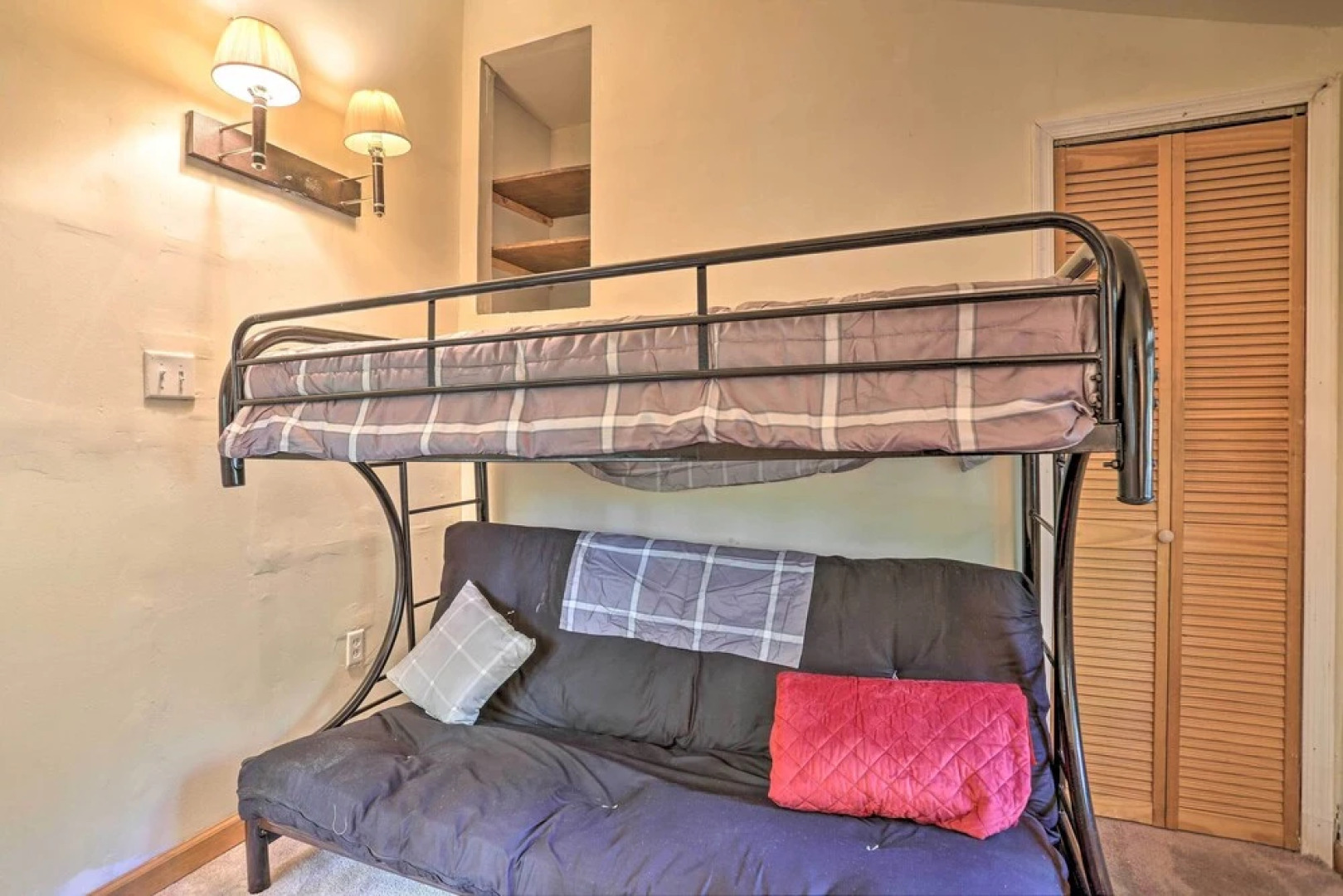 North Arrowhead Lake Cabin w/ Deck, Pets Welcome!