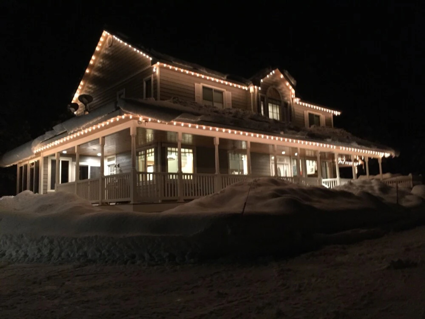 Mountain Acres - Four Bedroom Cabin with Hot Tub