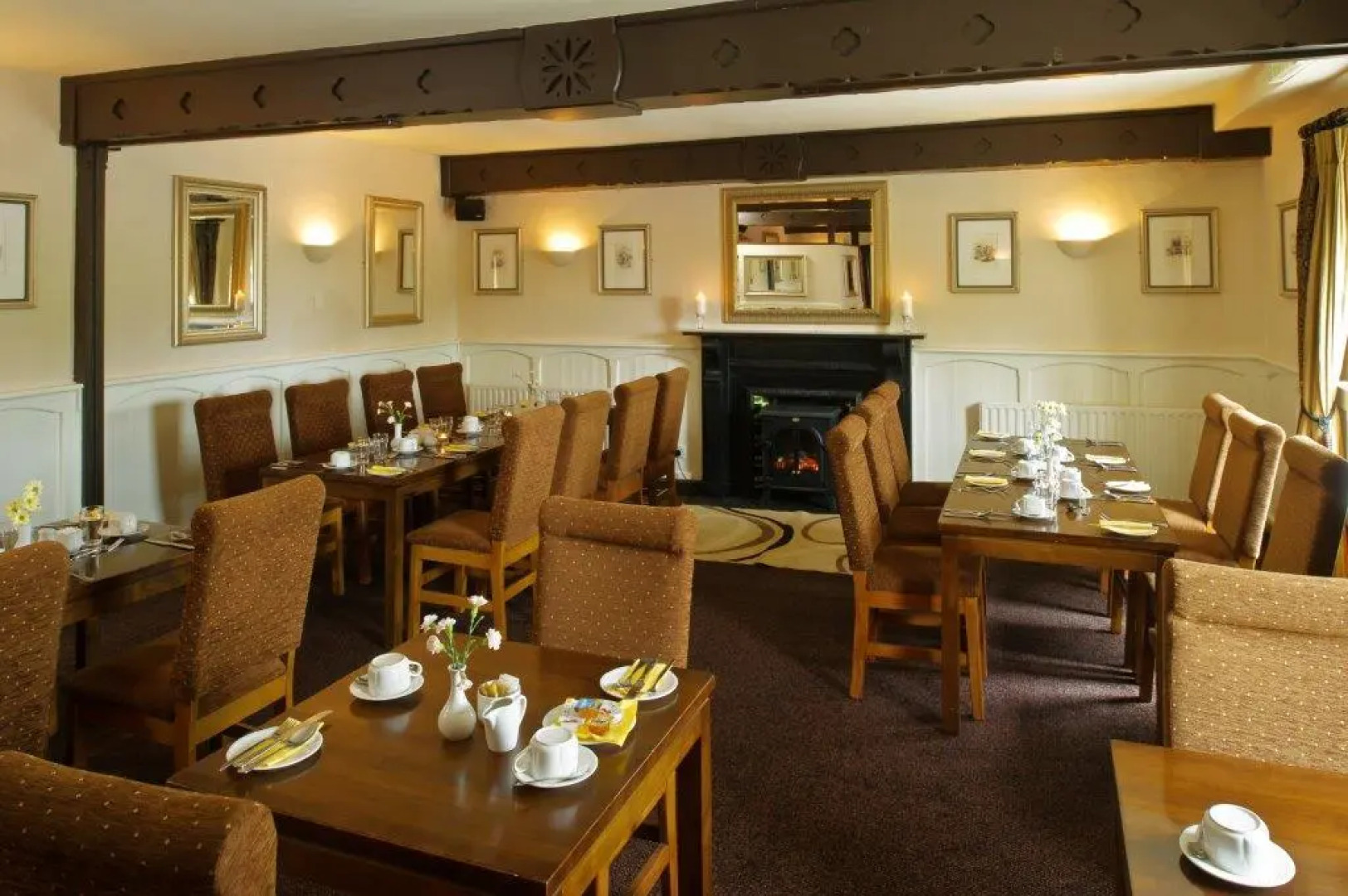 Hylands Burren Hotel