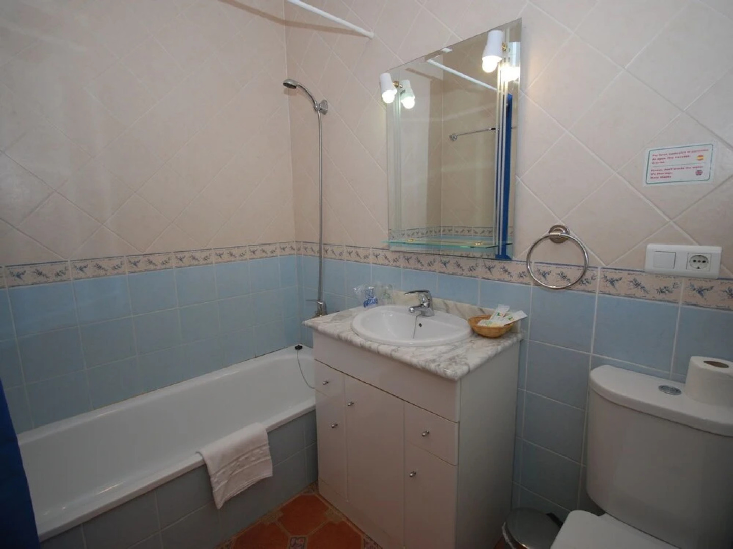 Cozy Apartment in Viñuela With Pool
