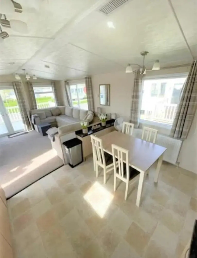 Tattershall Lakes Luxury Hot Tub Retreat