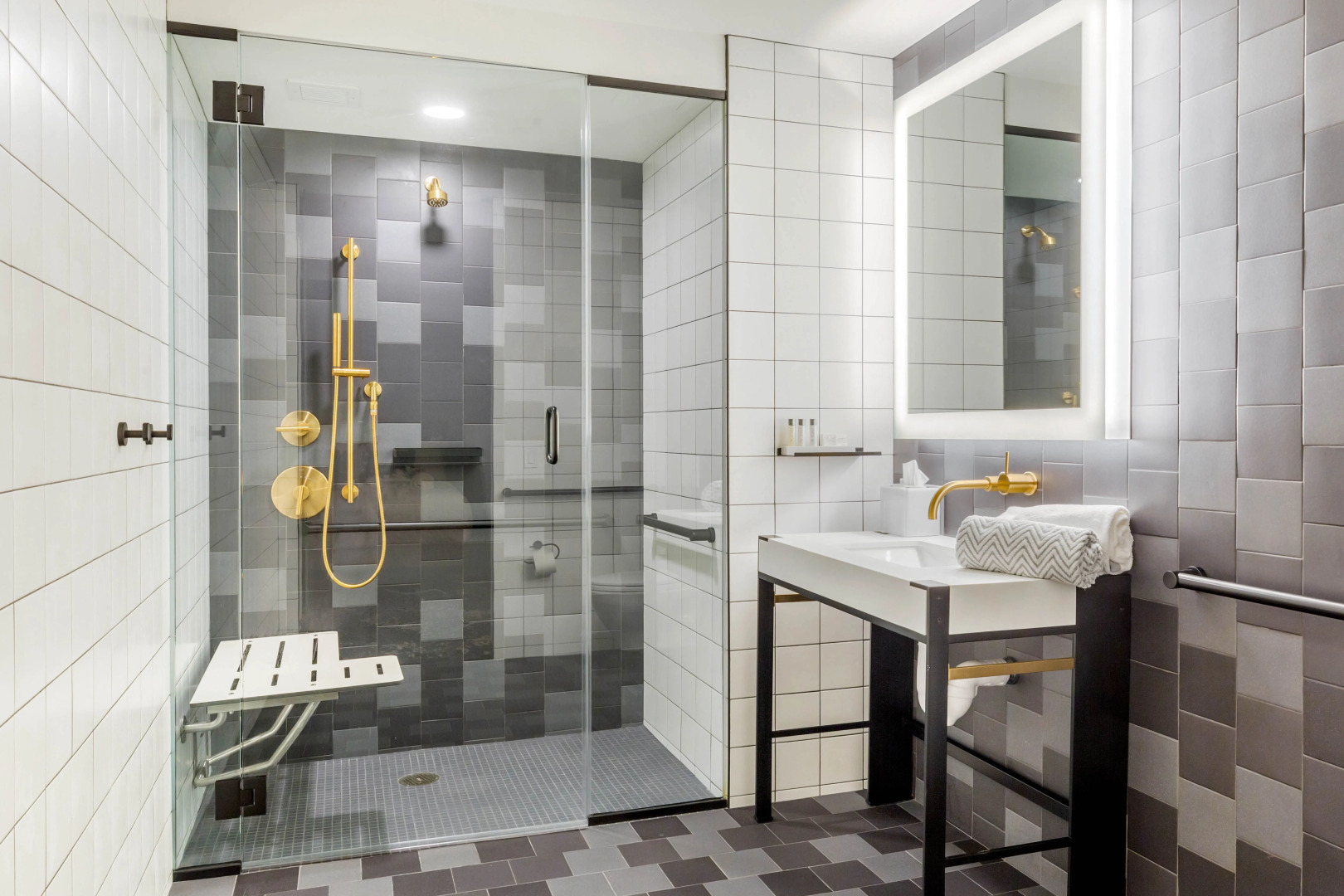 Cambria Hotel Boston Downtown - Seaport