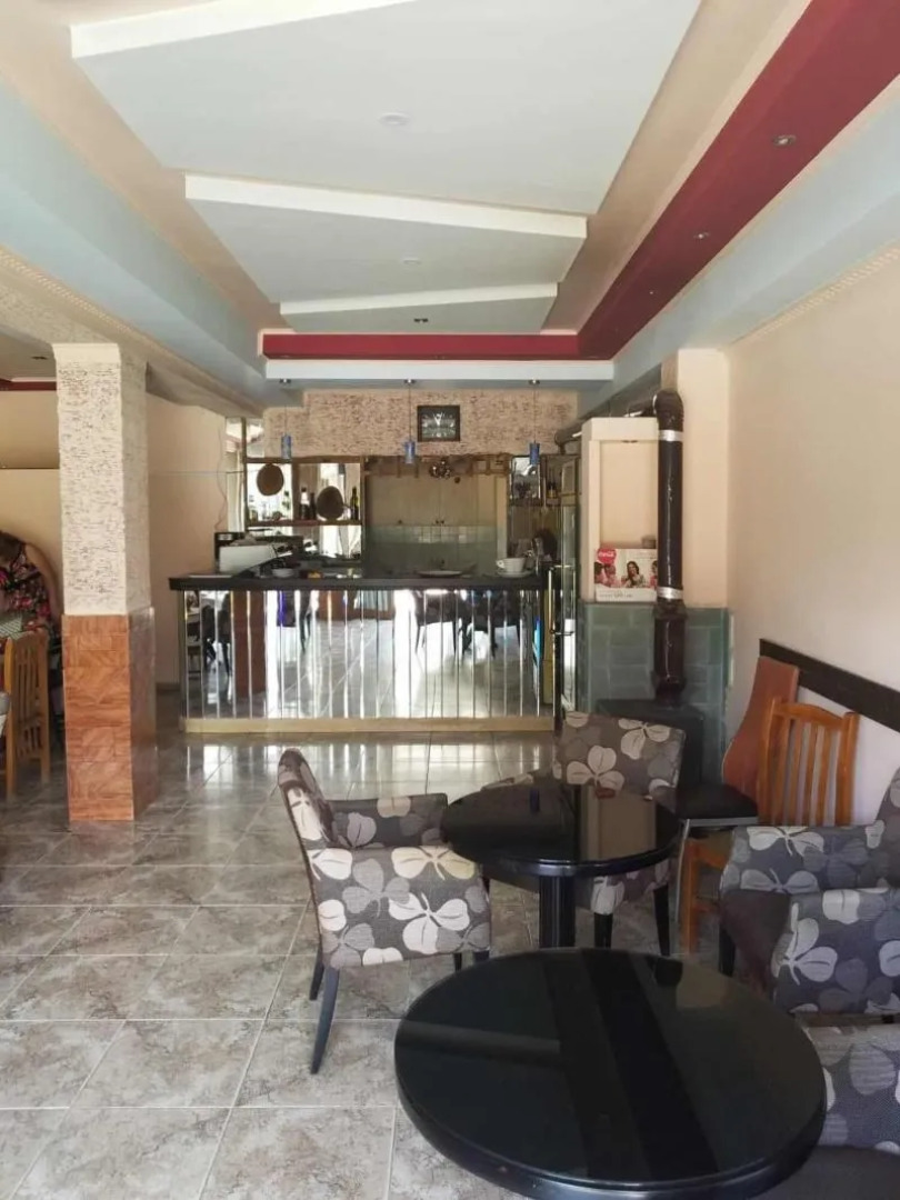 Gold Guest House & Bar