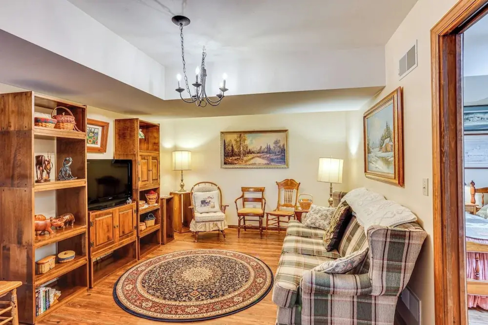 Charming Apartment w/ Yard & Beautiful Gardens!