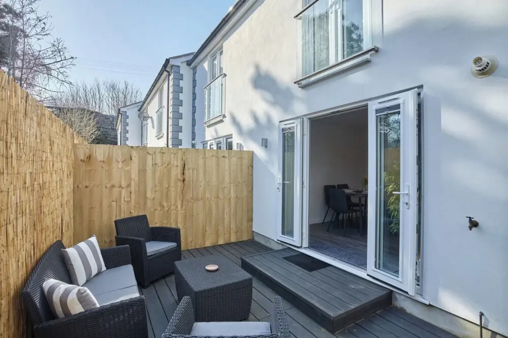 2022 Modern Home In Central Hayle With Parking