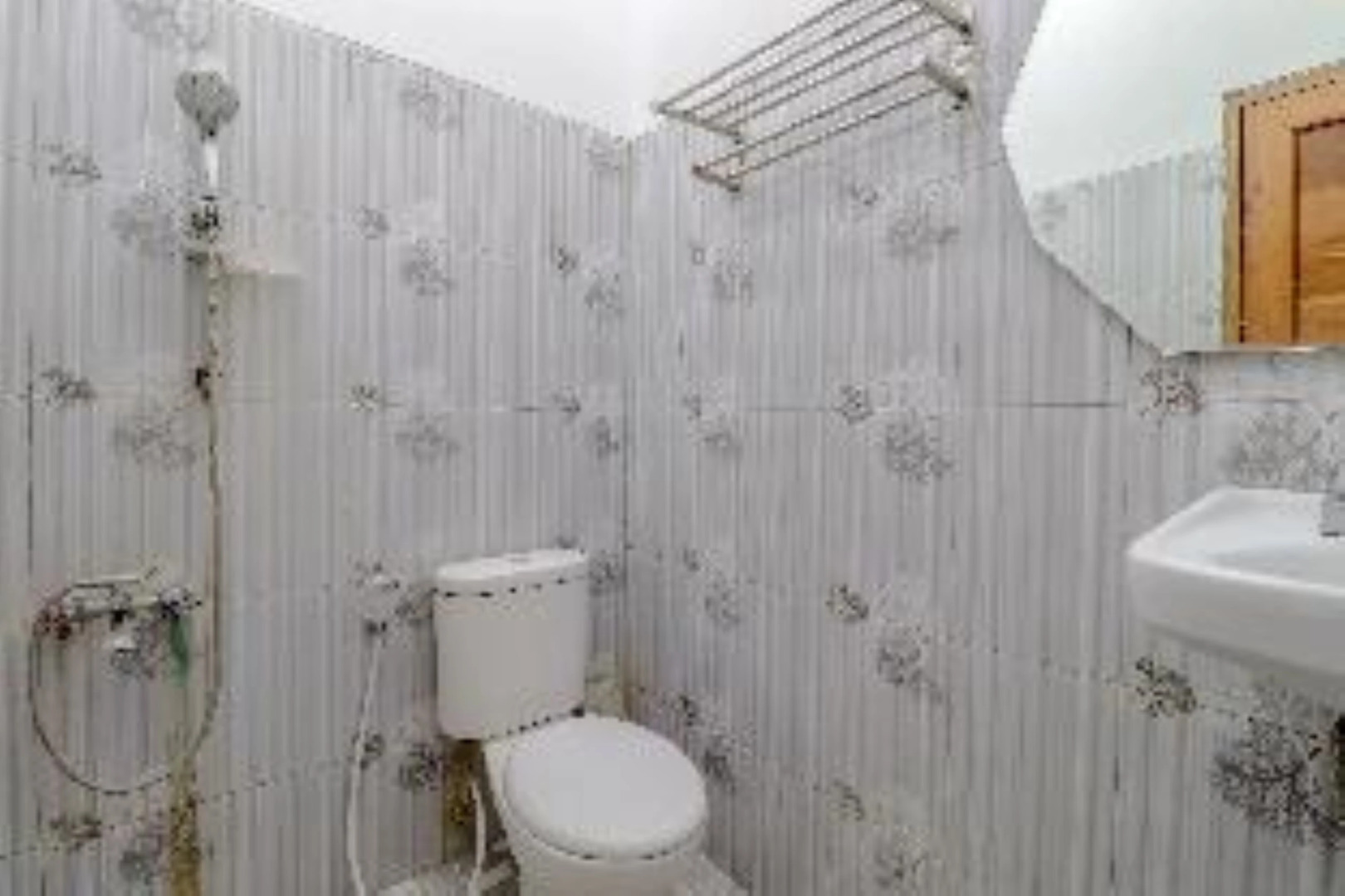 Griya Limasan Hotel by ZUZU