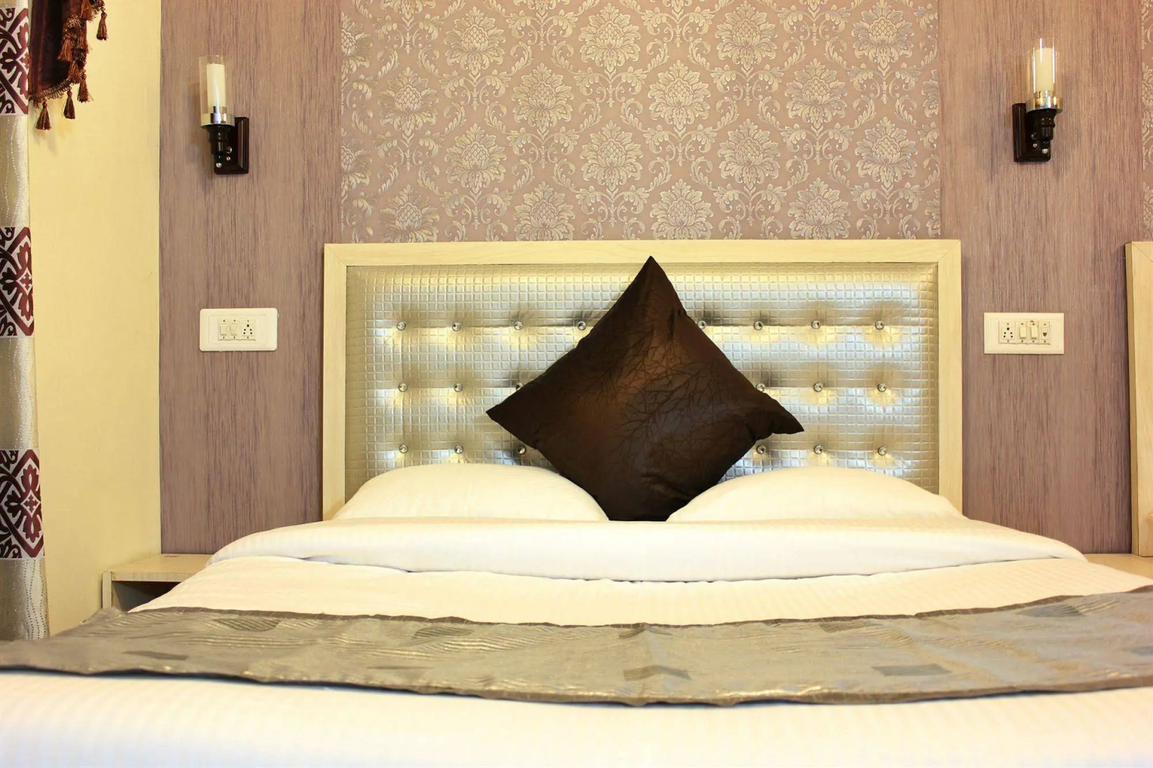 Hotel Walisons Resorts