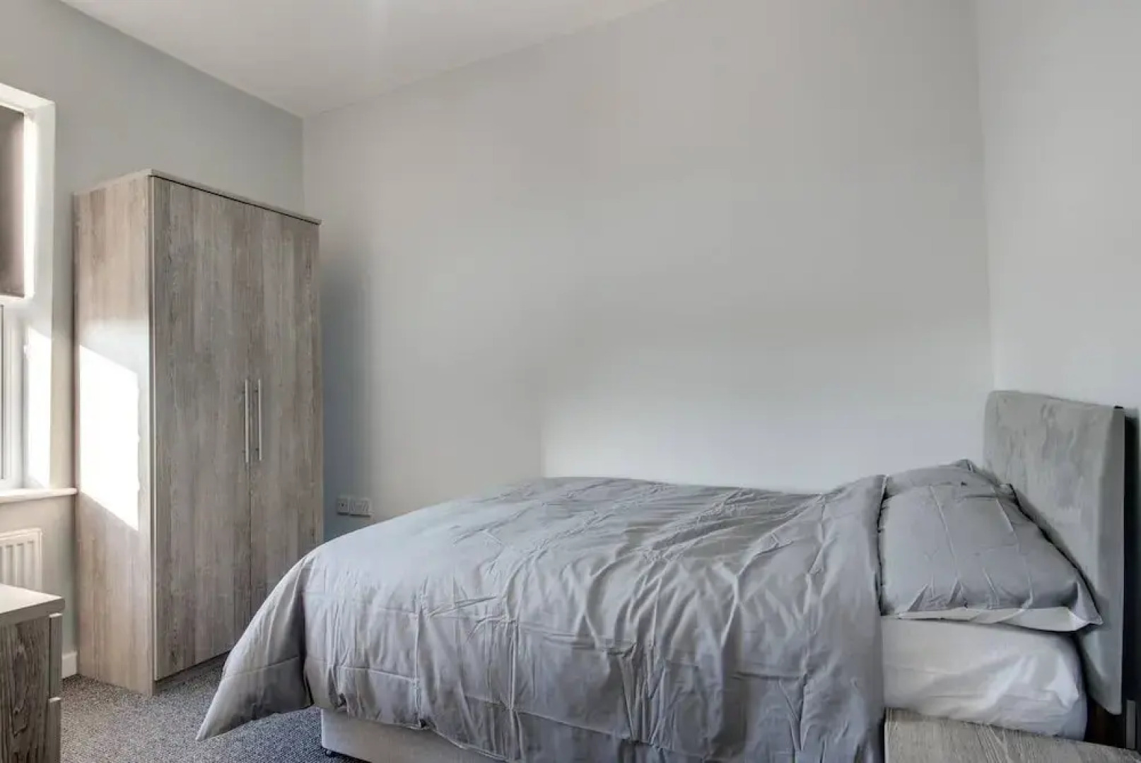 Self Check-In Town House in Barnsley Town Centre