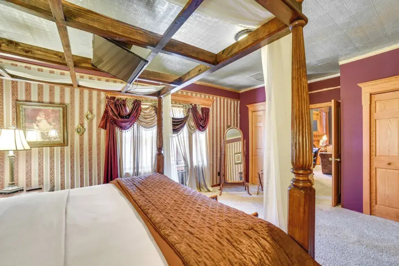 Yankton Apt: 1 Mi to Mount Marty University!