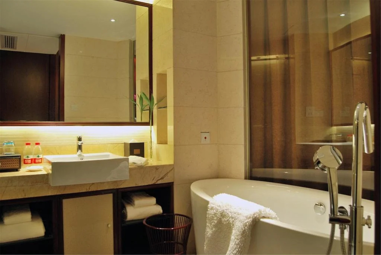 Zhongjing Taichi Lake International Resort