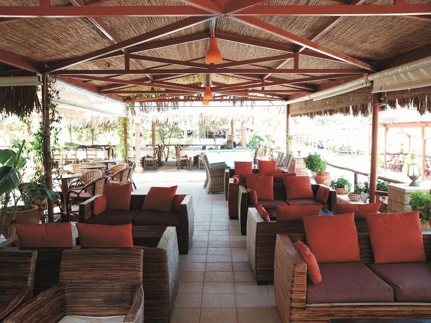 Niriides Beach Hotel