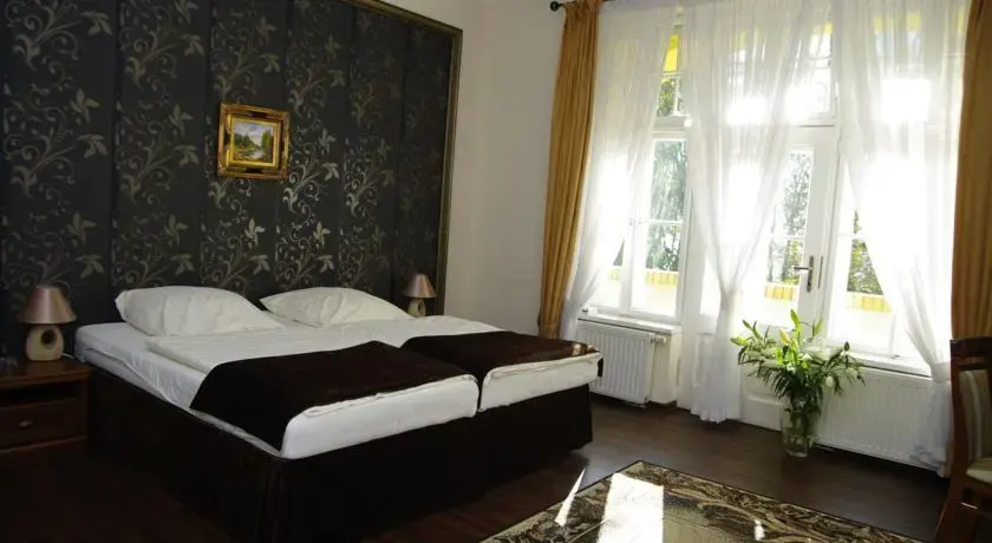 Pensjonat - Restauracja Żółty Domek