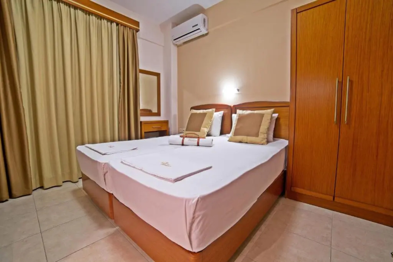 Pioneer Excelsior Rooms
