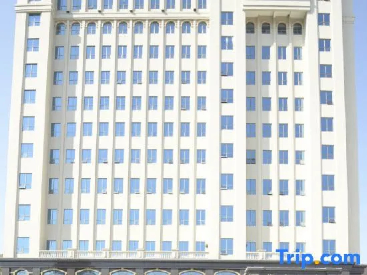 Yangjiang Yintai Hotel (Baili Plaza Branch)