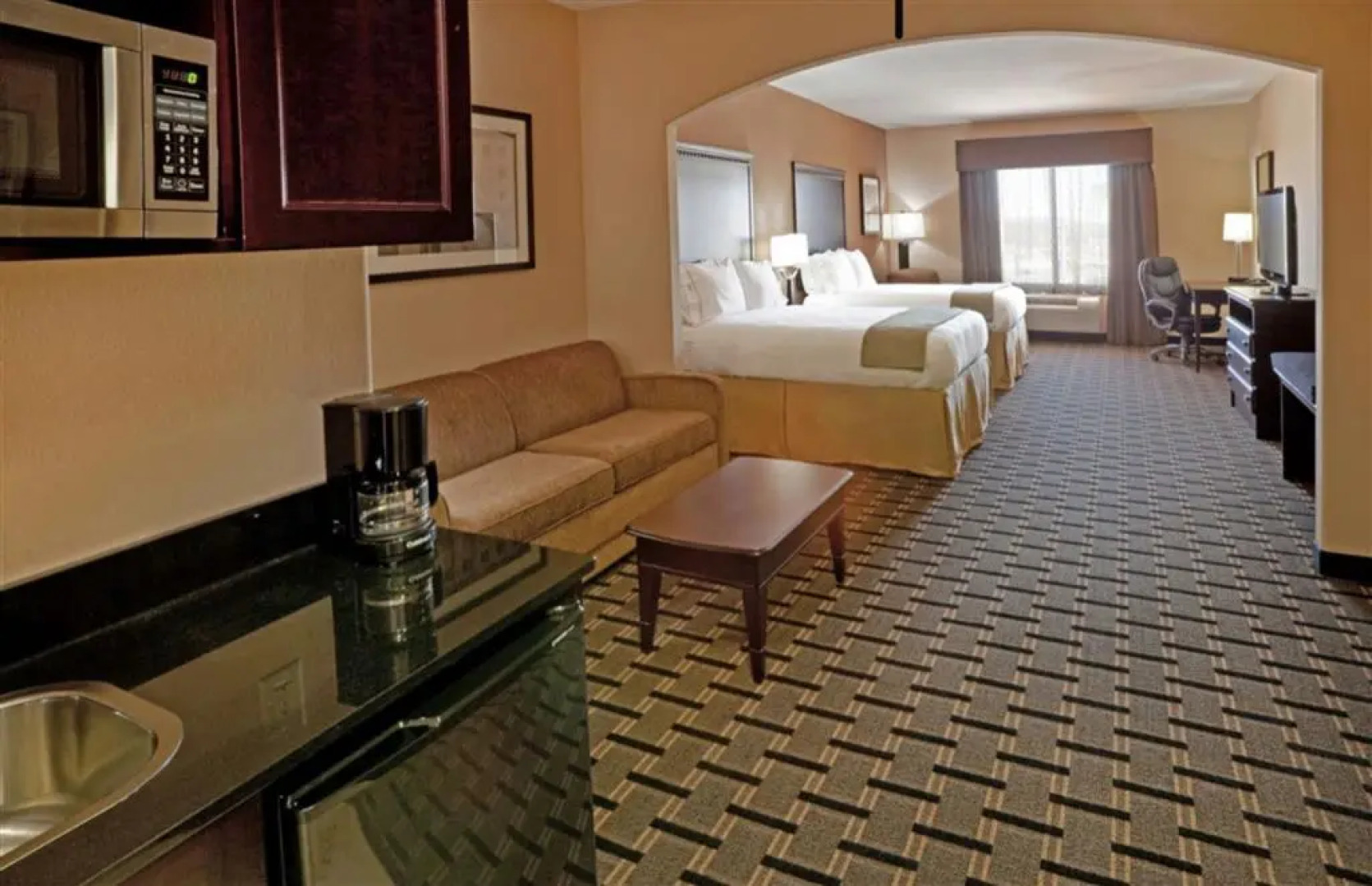 Comfort Inn & Suites Salem Northeast