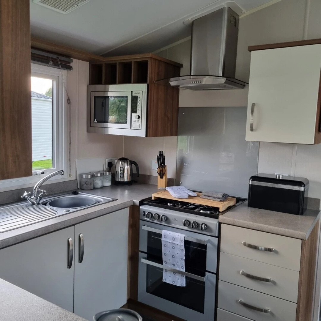 Immaculate 8-bed Cabin in Tattershall Lake