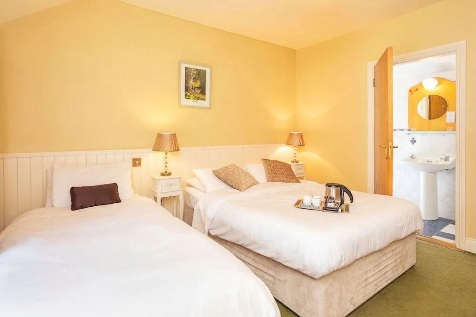 Larkin's Pub, Restaurant, and B&B