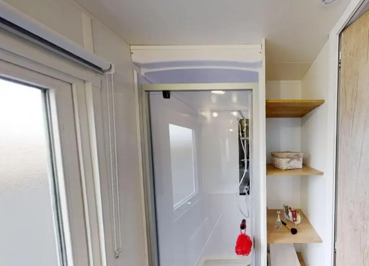 MH, 3 Ch, 43m2, climatisé, avec terrasse fermée de 18m2, super équipé, parc aquatique, draps, linge de maison inclus