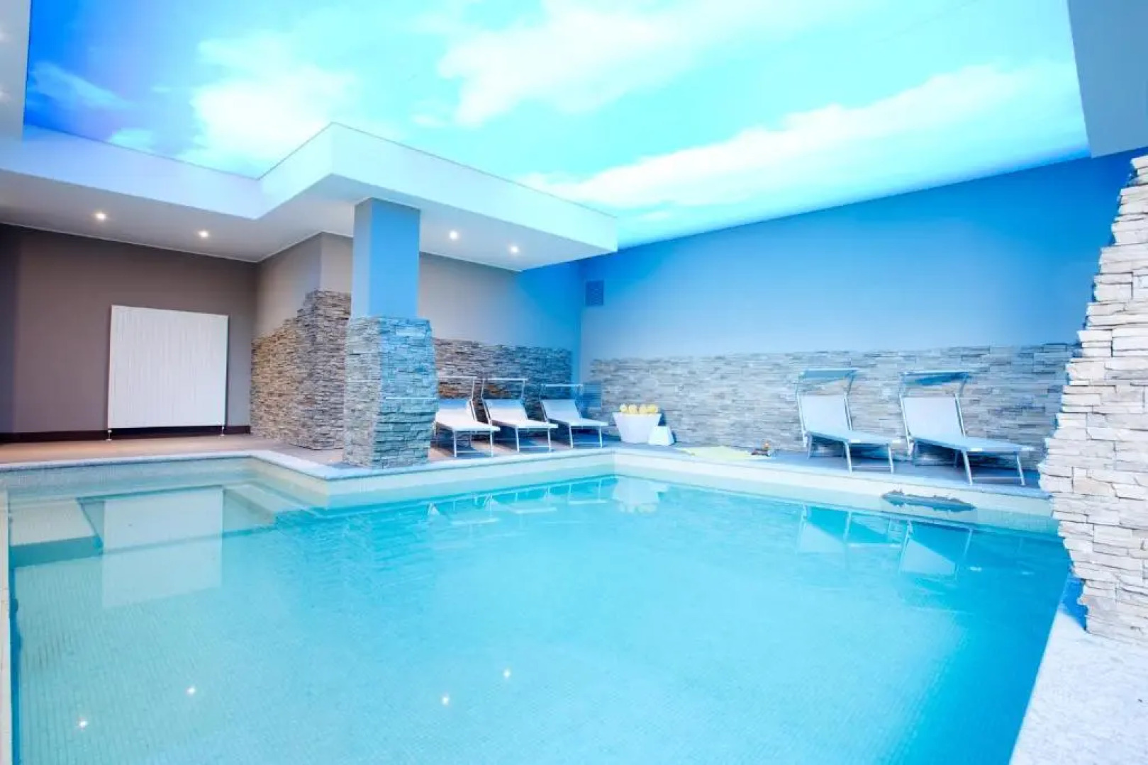 Sala Comacina Apartment No 1 (Sleeps 10)