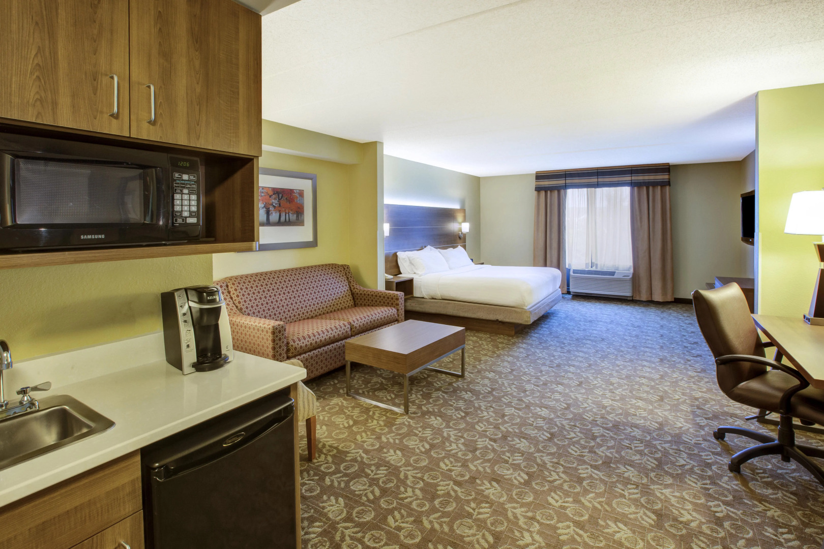 Holiday Inn Express & Suites Fort Wayne by IHG