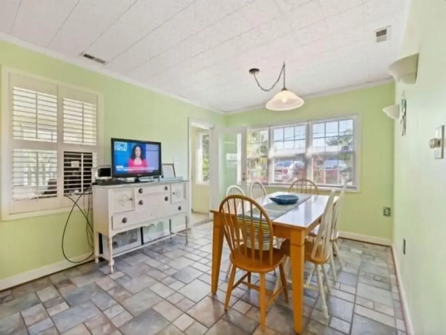 Flip Flop Paradise 2 Bedroom Cottage by RedAwning