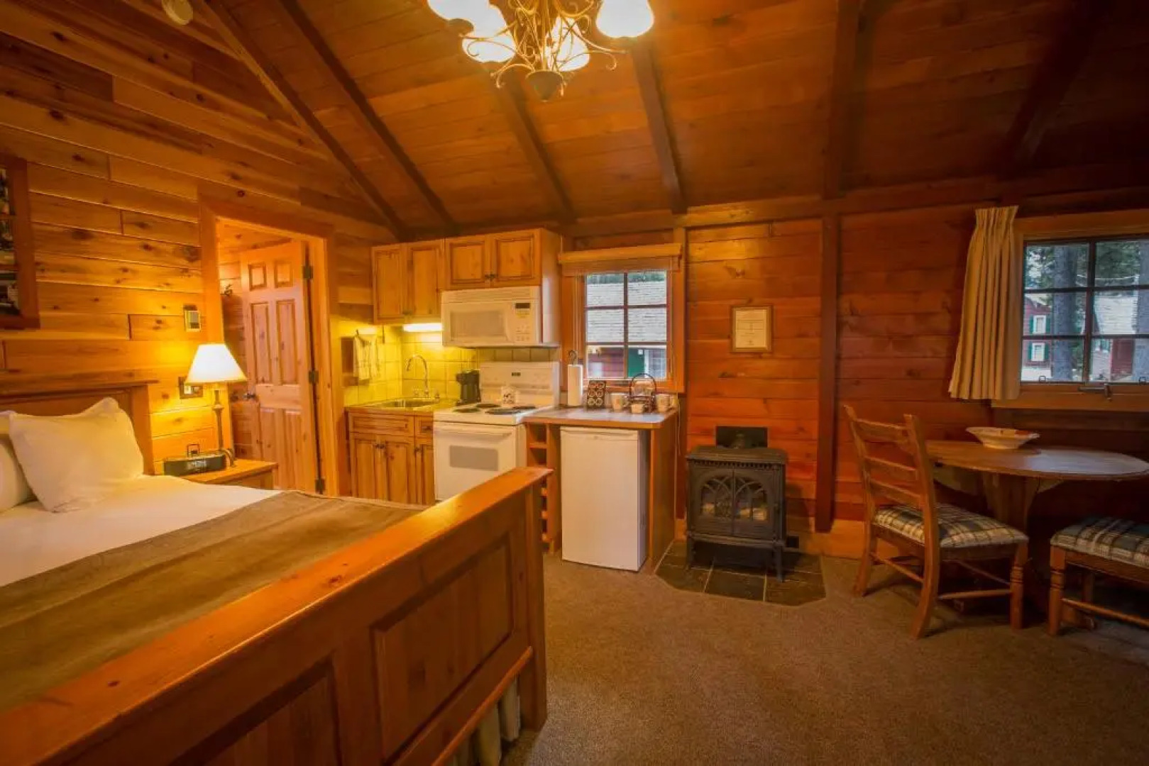 Paradise Lodge & Bungalows