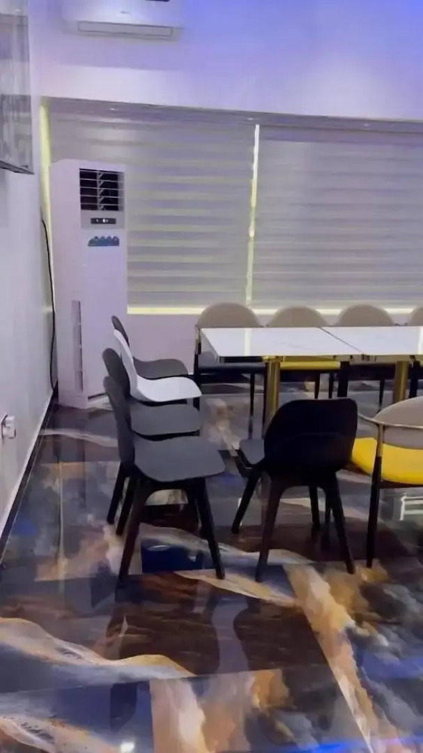 Kim Royal Hotel And Suites