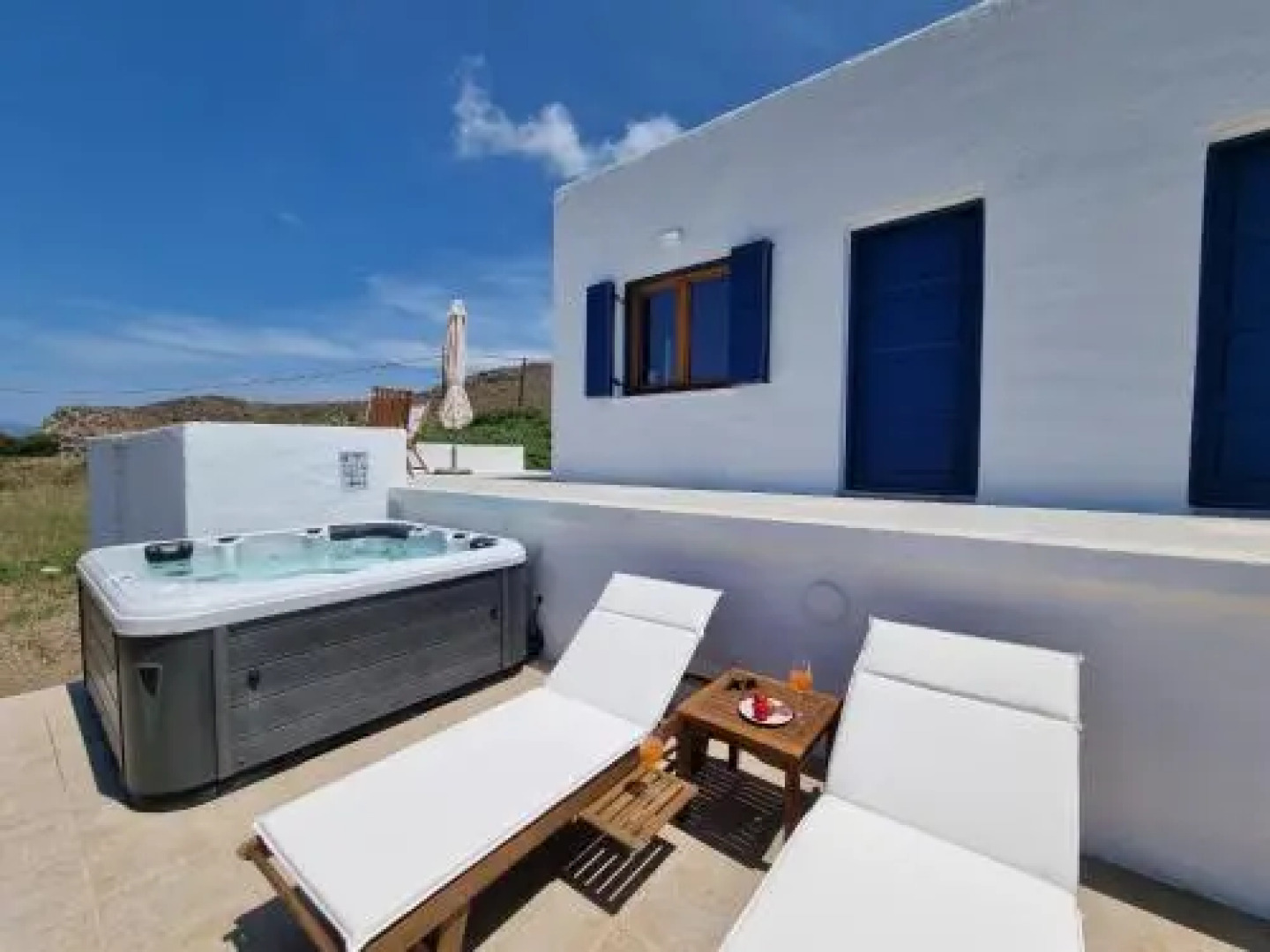 All Season Lovely Seafront Cottage