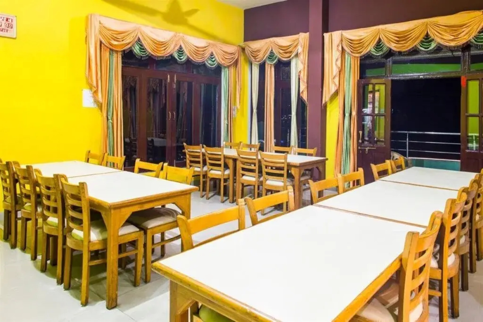 OYO 19409 Hotel Sunita And Restaurant