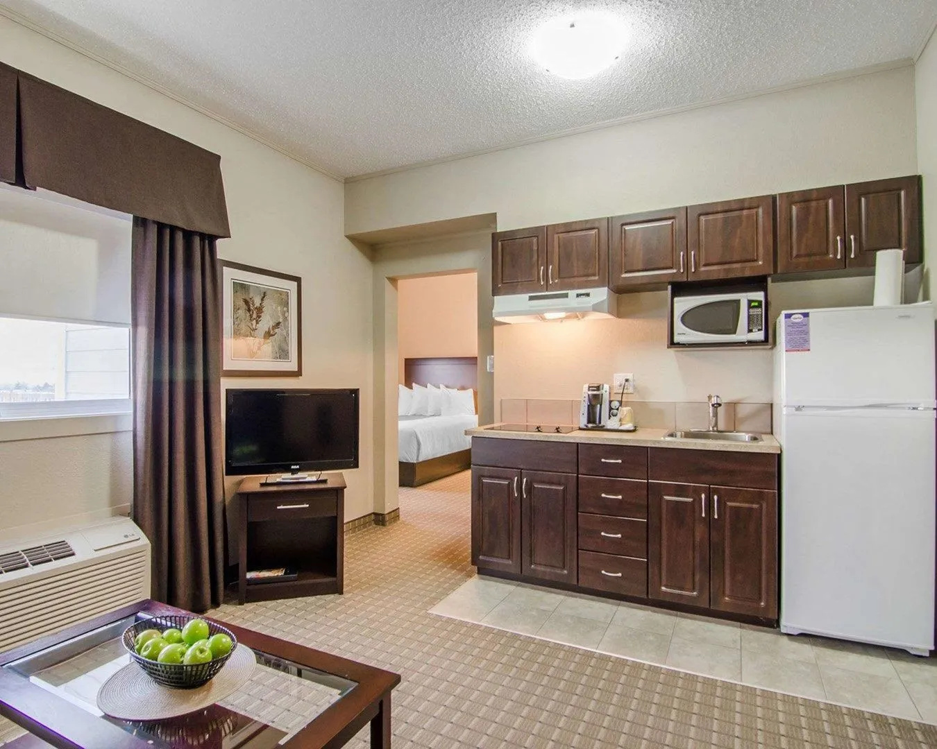 Kindersley All Suites Hotel