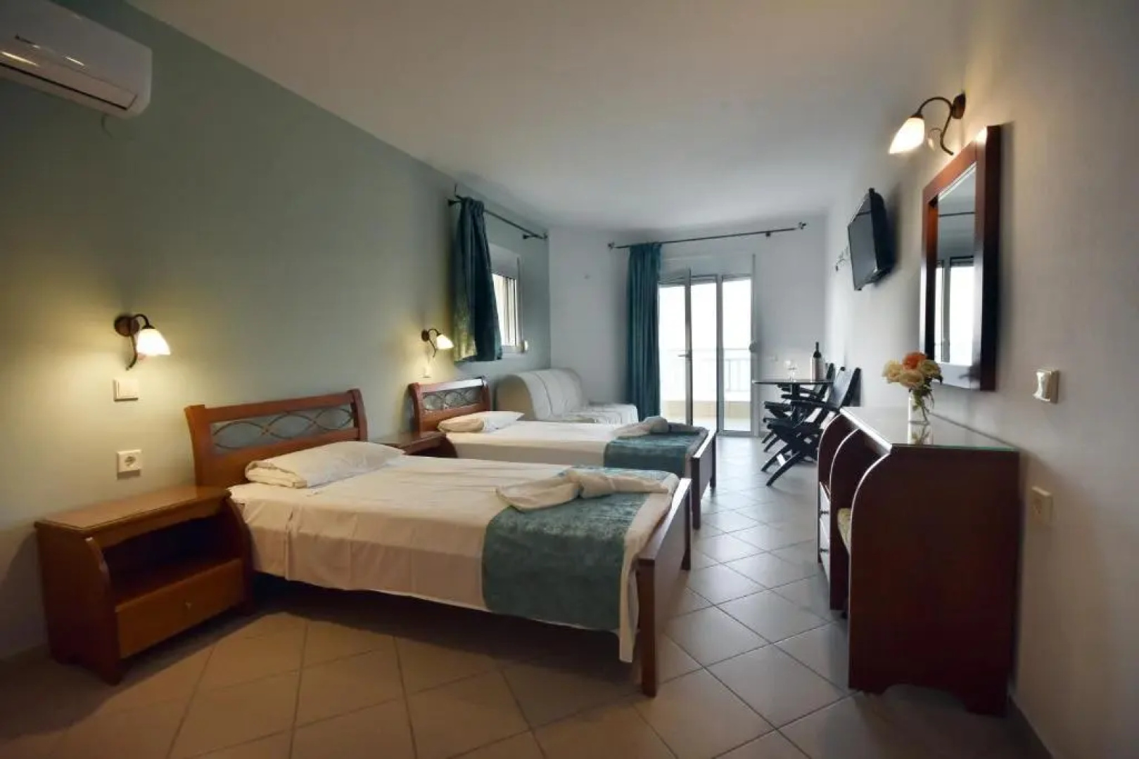 Kiwi Hotel