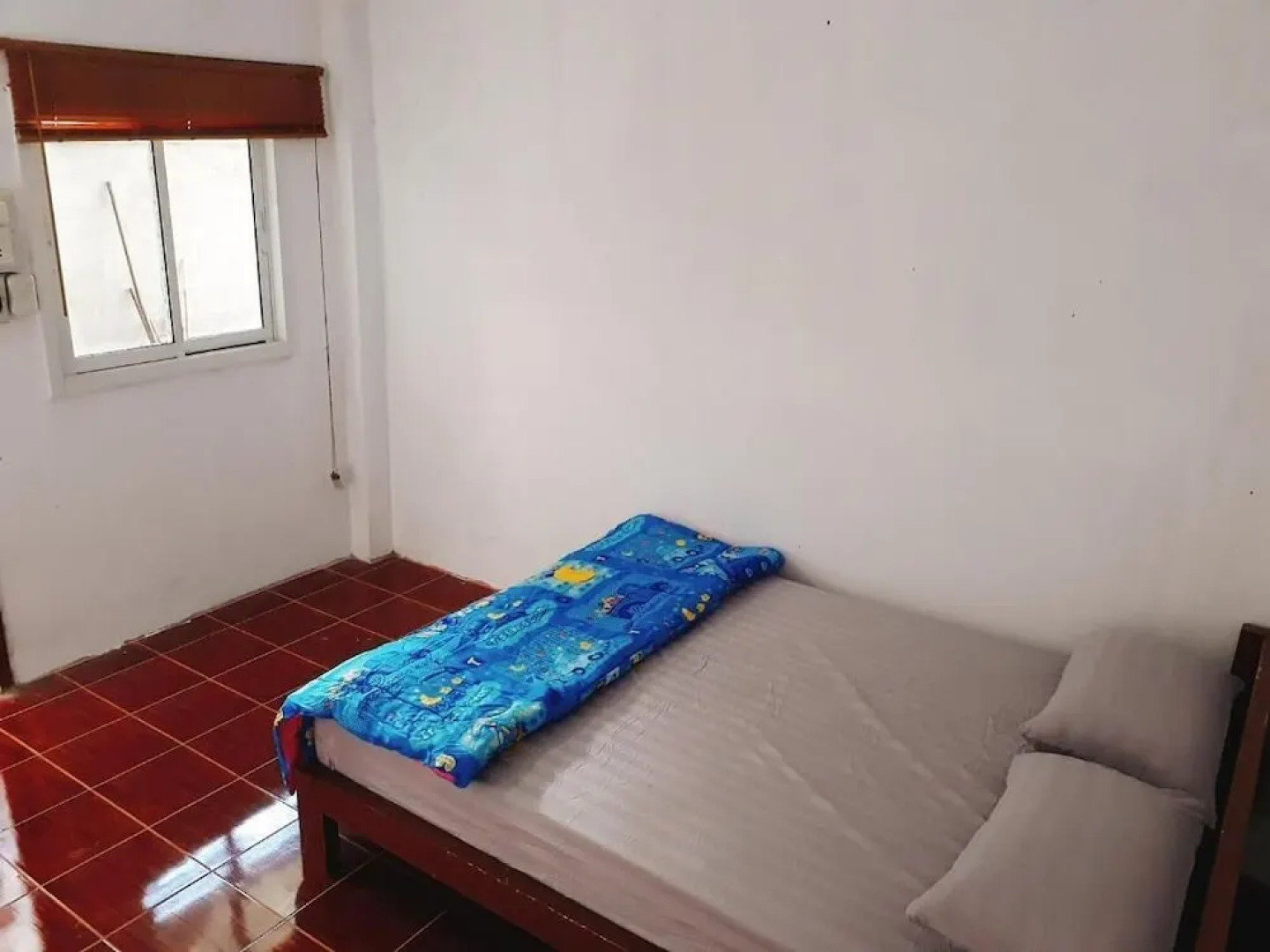 Ba'mi thakhek hostel