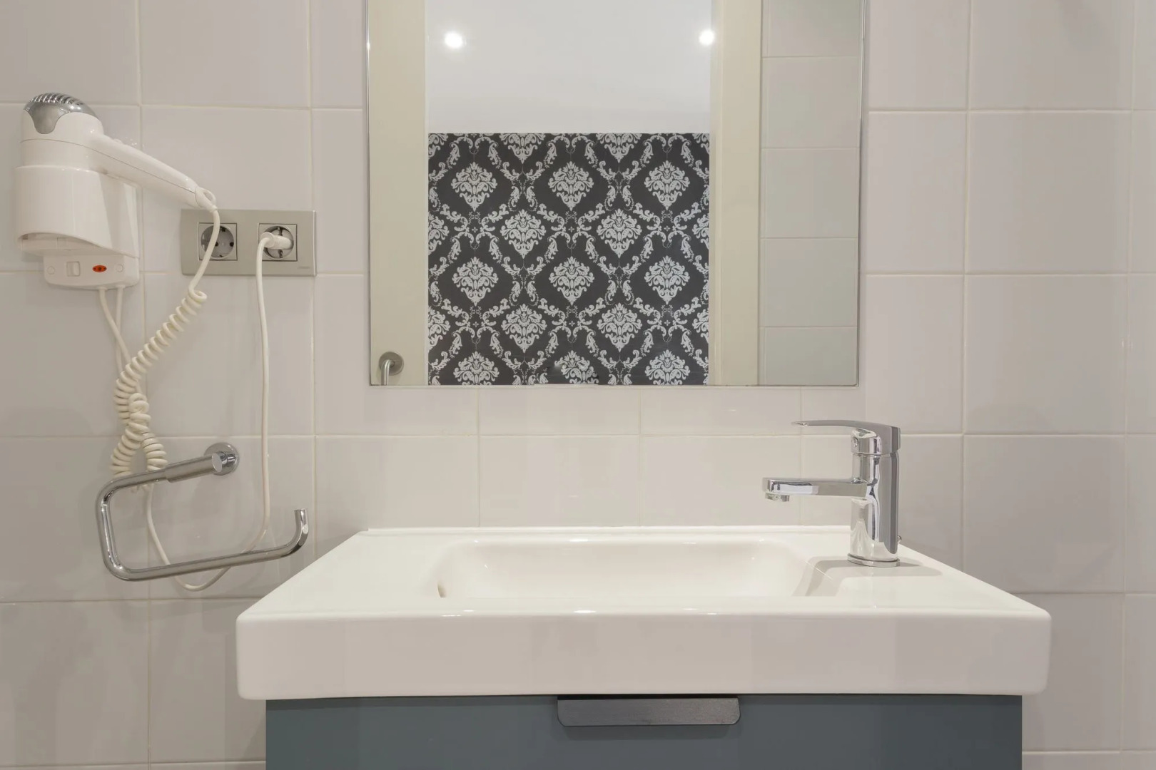 Liceu Apartments by gaiarooms