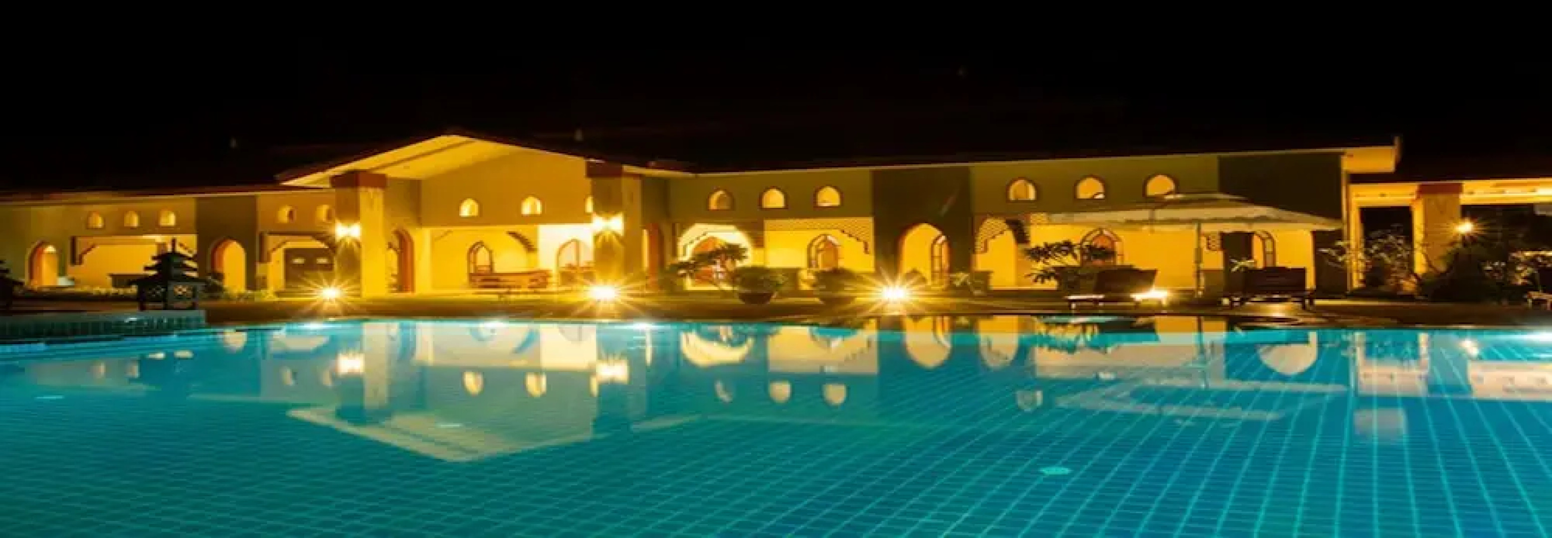 Lustre Bagan Resort