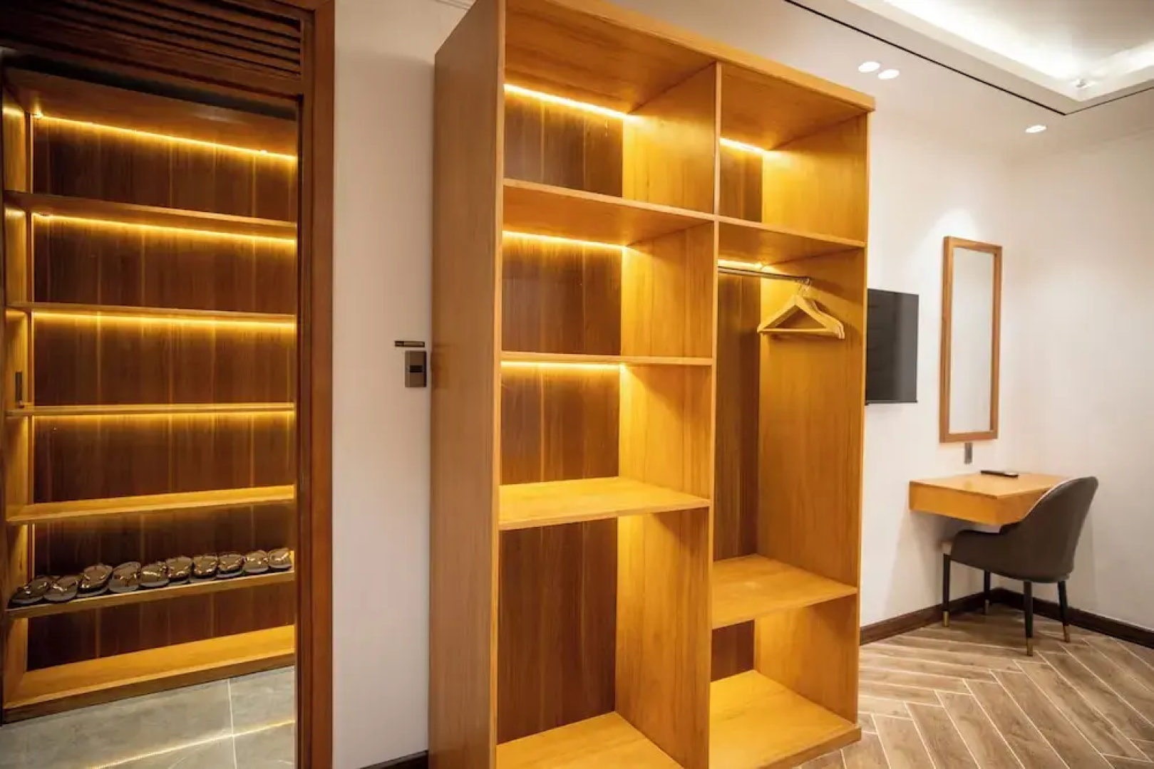 La Fleur Premium Central Apartment