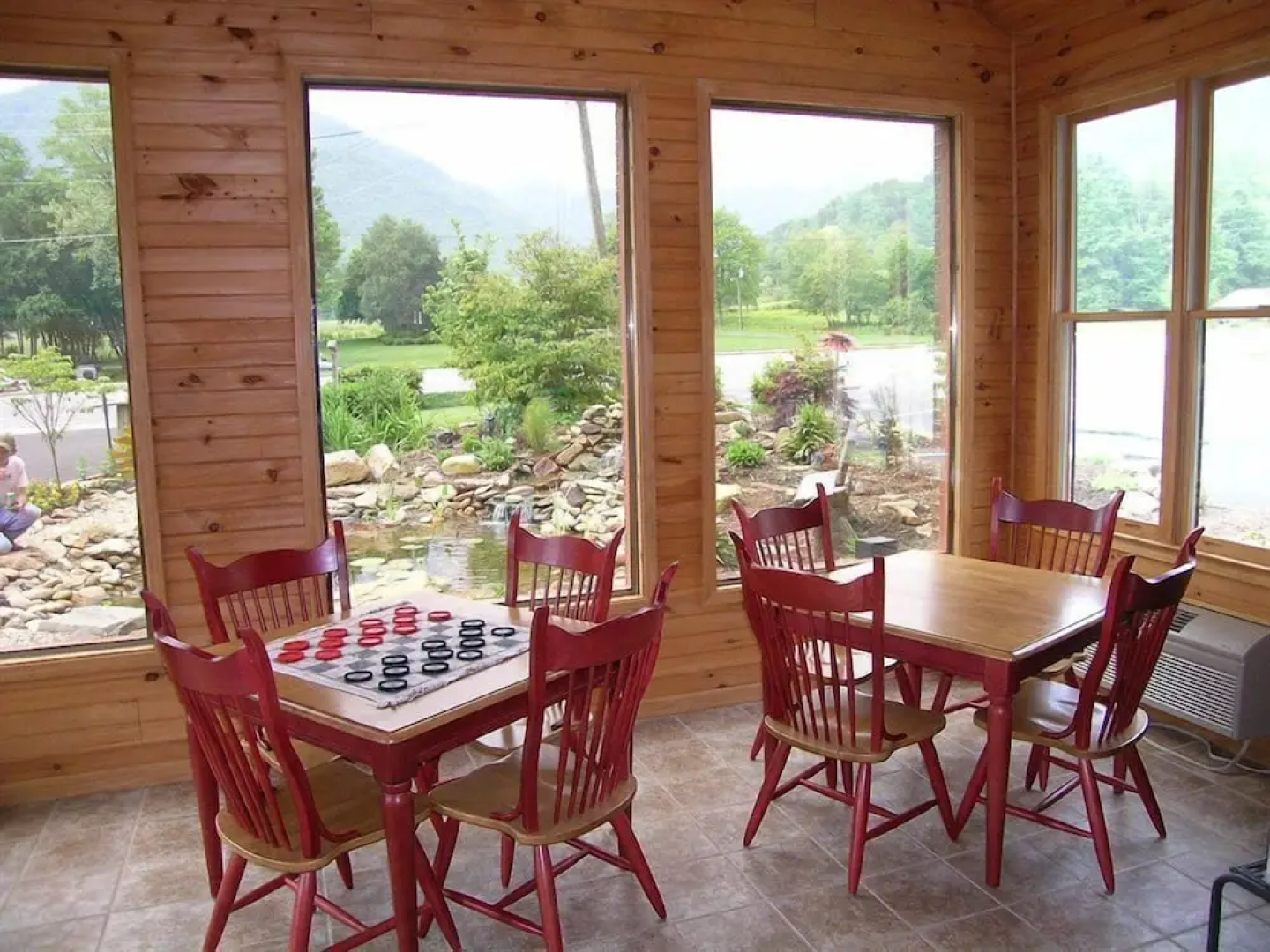 Jonathan Creek Inn and Villas