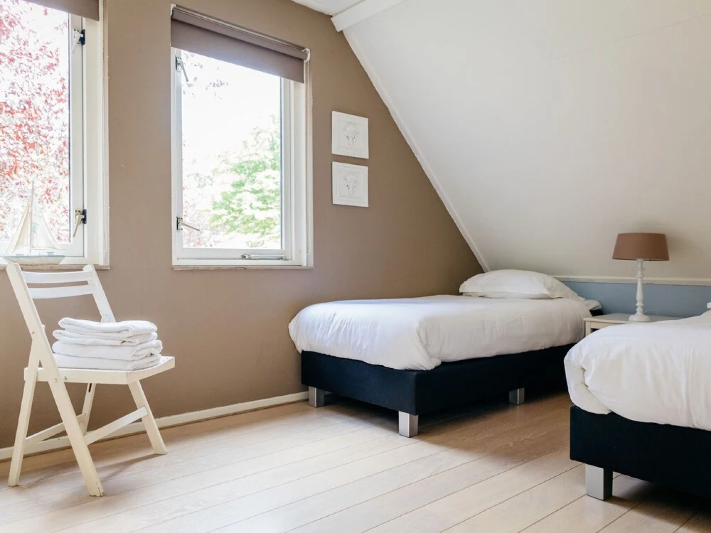 Charming Holiday Home in Burgh-Haamstede near Beach