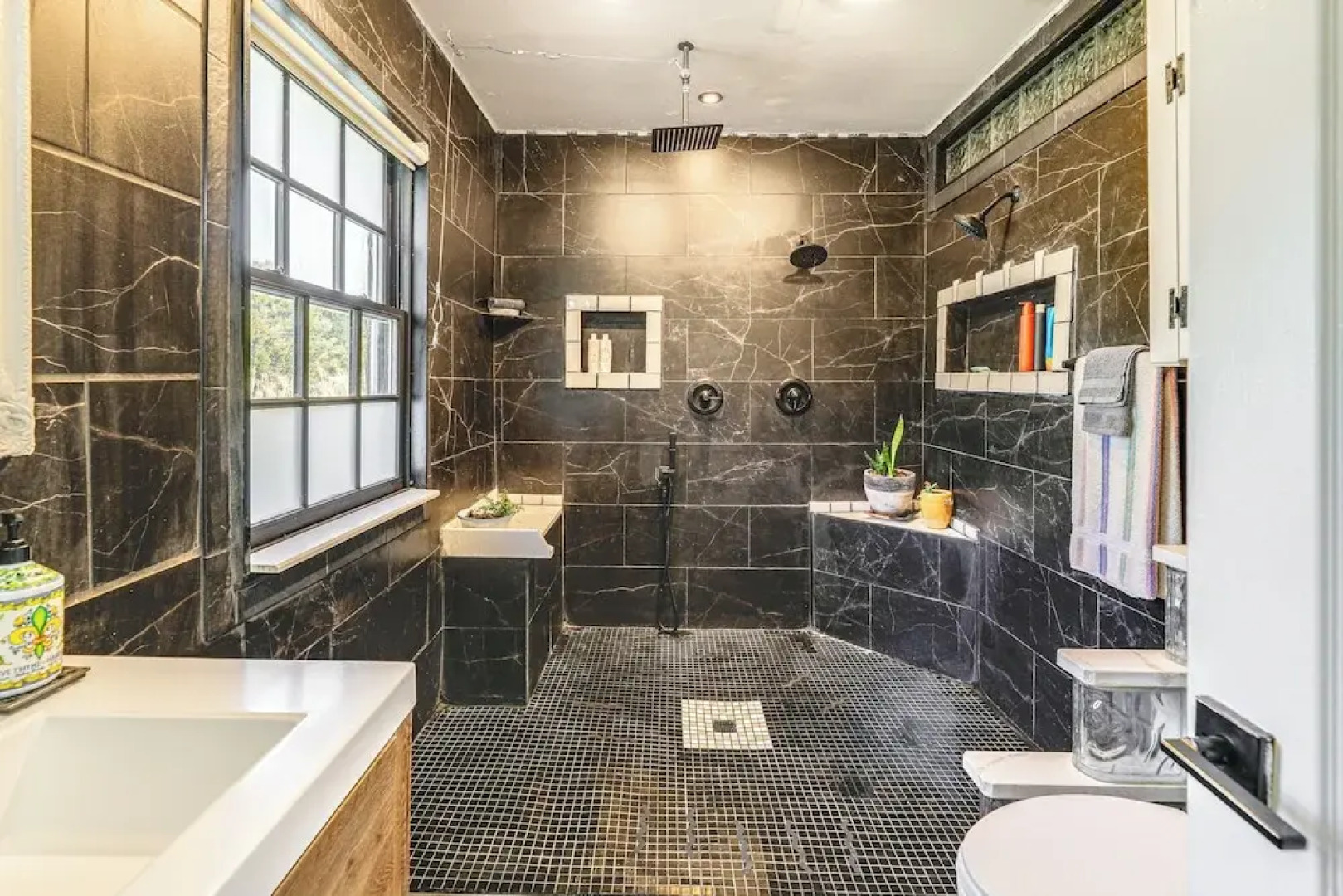 Family Home w/ Private Pool & Hot Tub in Lewes