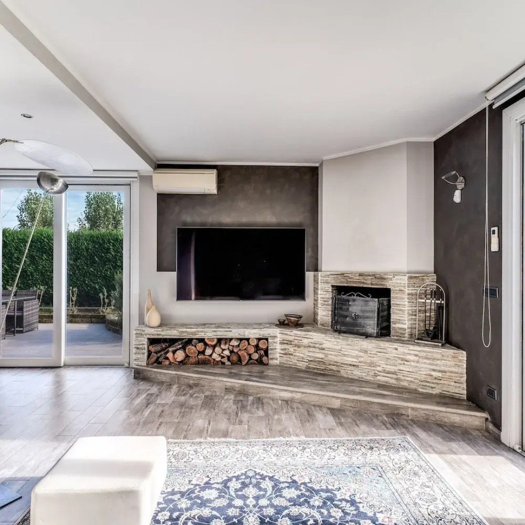 F Tale Country House