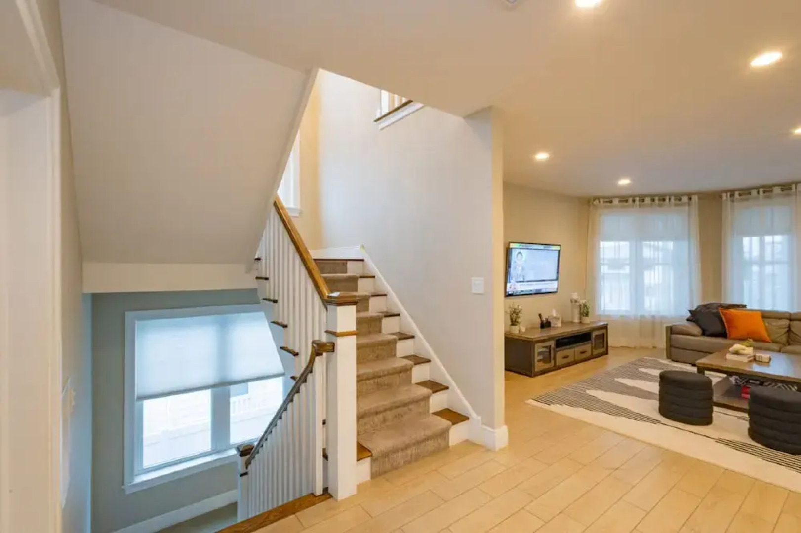 Spacious 6BR Beach Home With Elevator Decks - Ideal for Family Holidays Winter Escapes