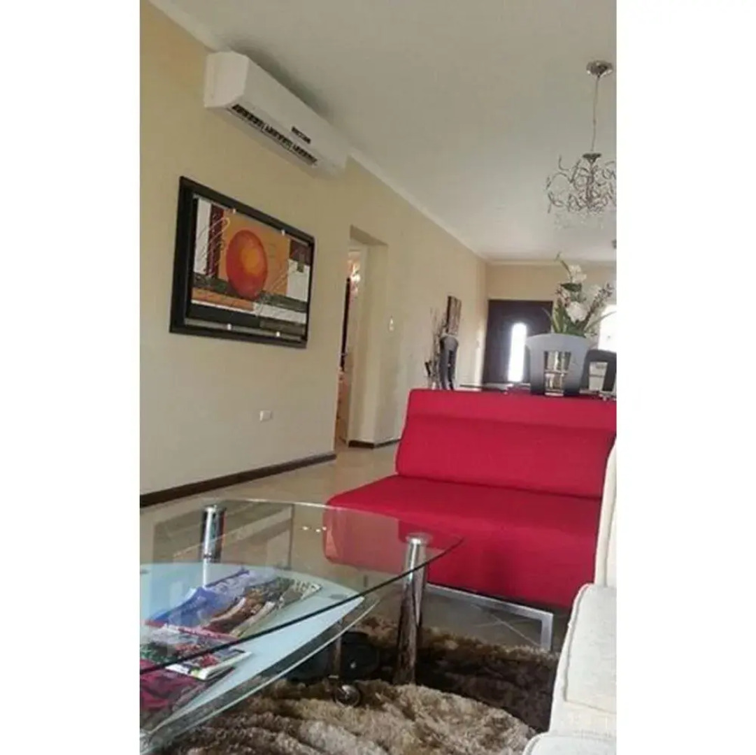 Gold Coast Luxurious and Stylish Condo