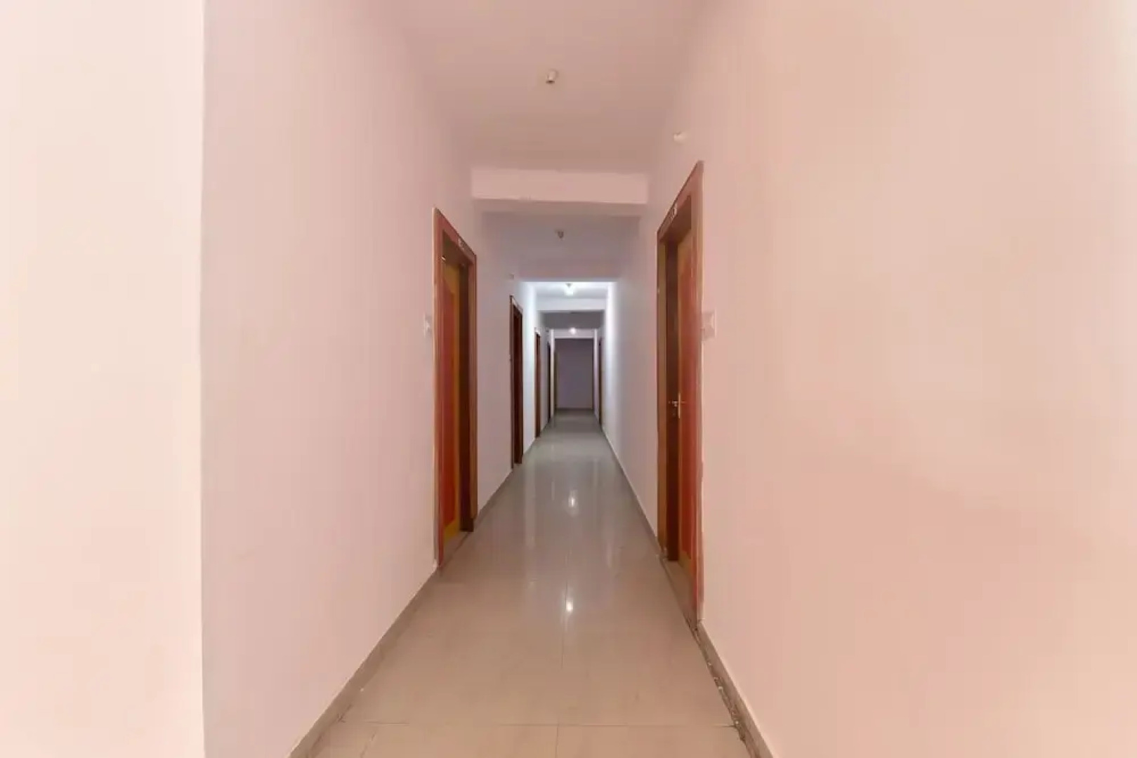 OYO 19152 Silver Face