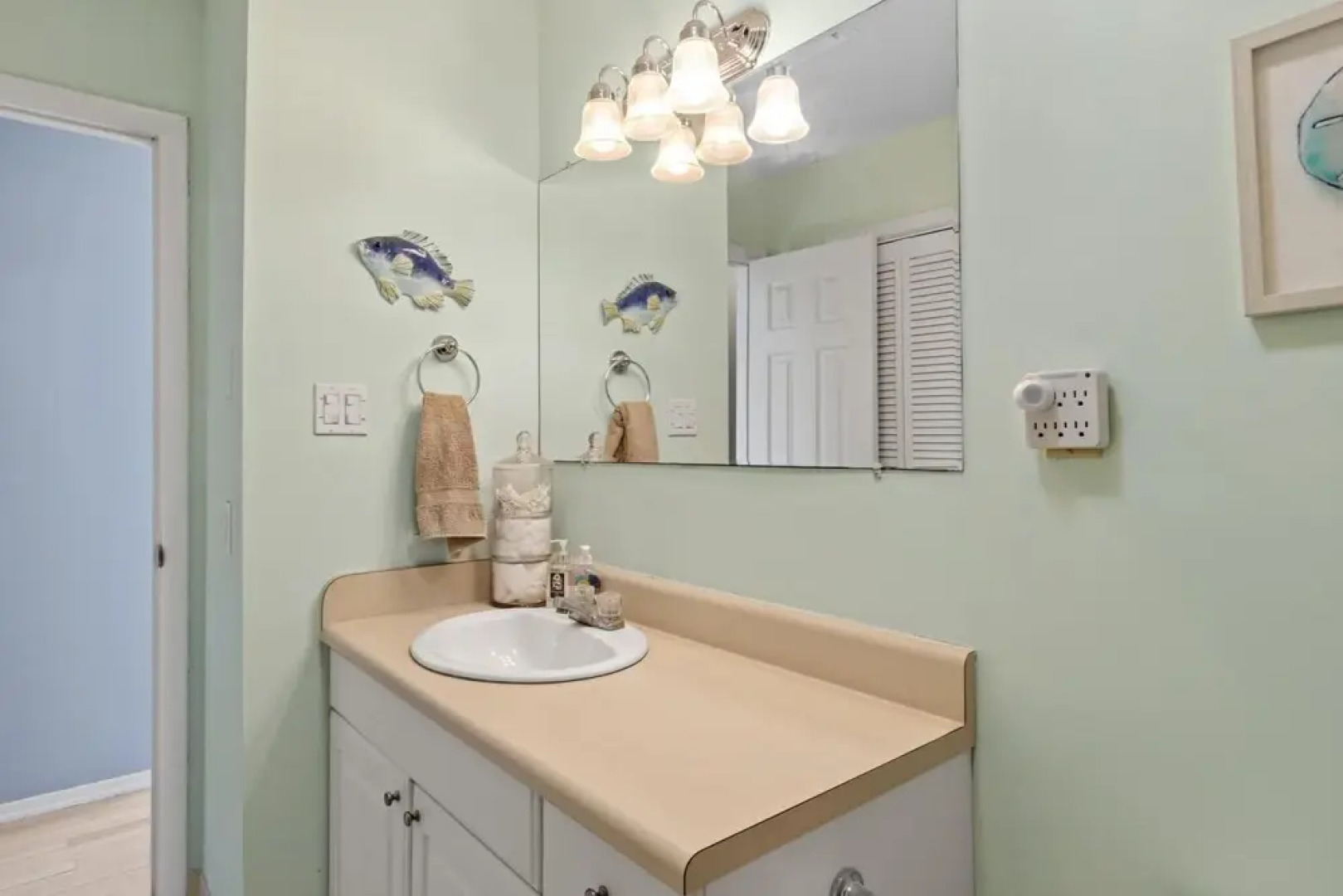 Poppy s Hampton House Large Yard Near Town Beach Restaurant Newl