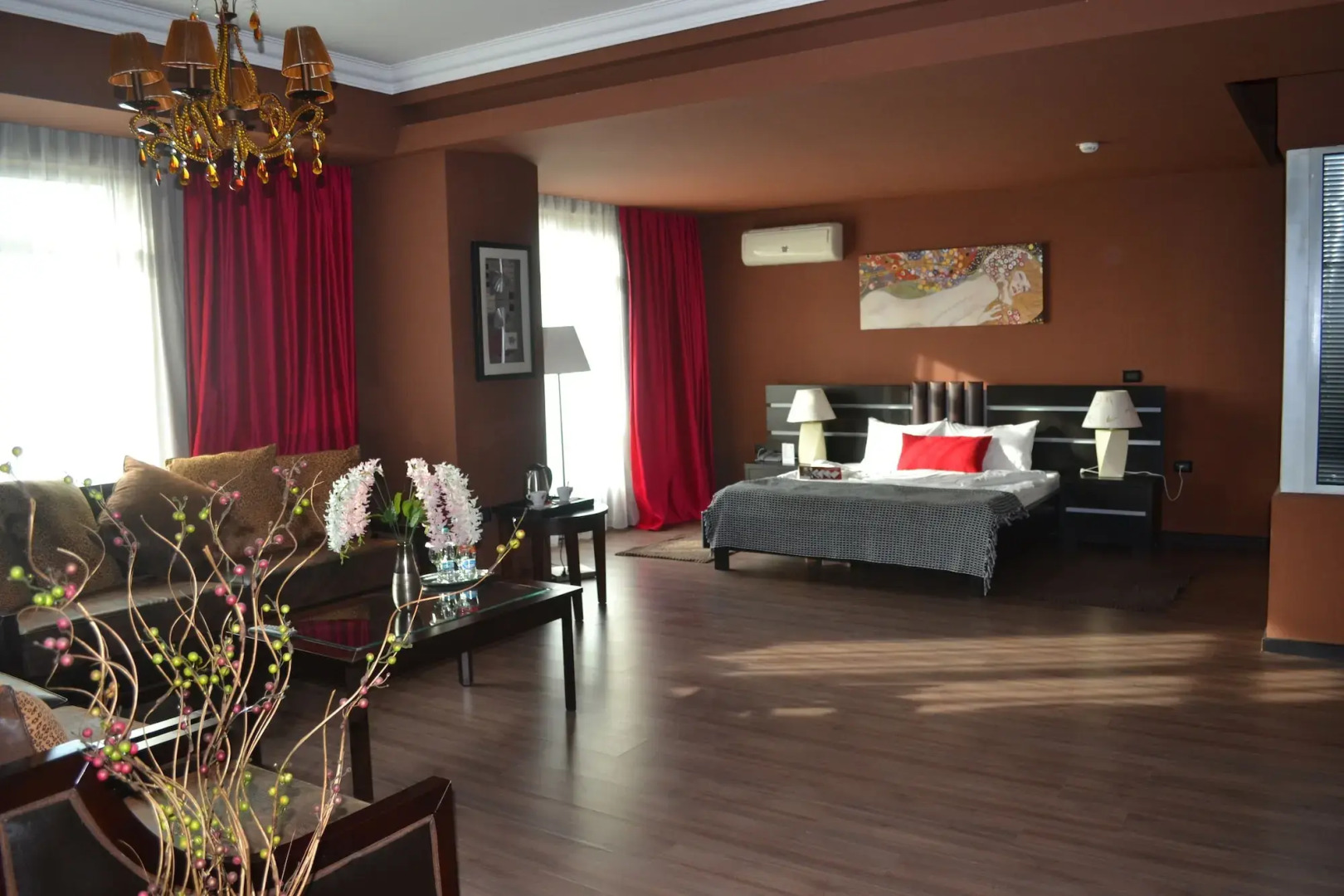 Hotel Phoenicia Express