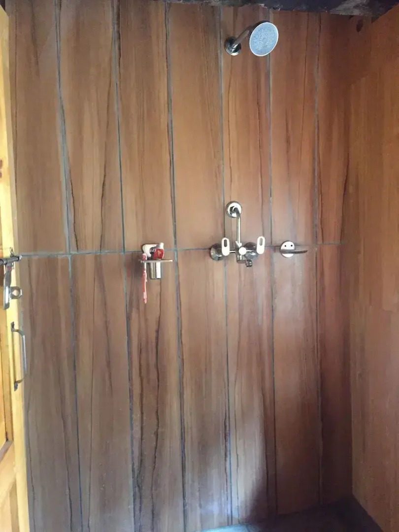 Tribeni Lodge Restaurant And Bar