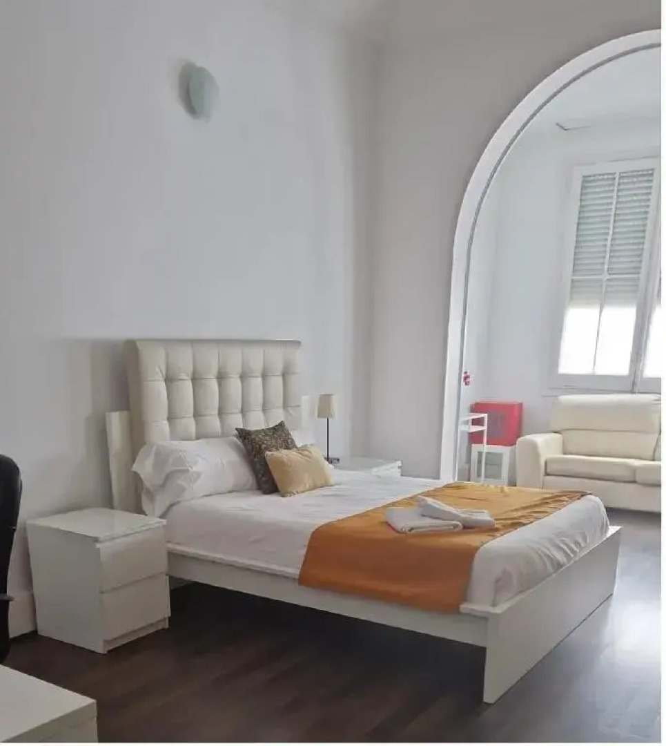 Отель BruStar Gotic-Centric