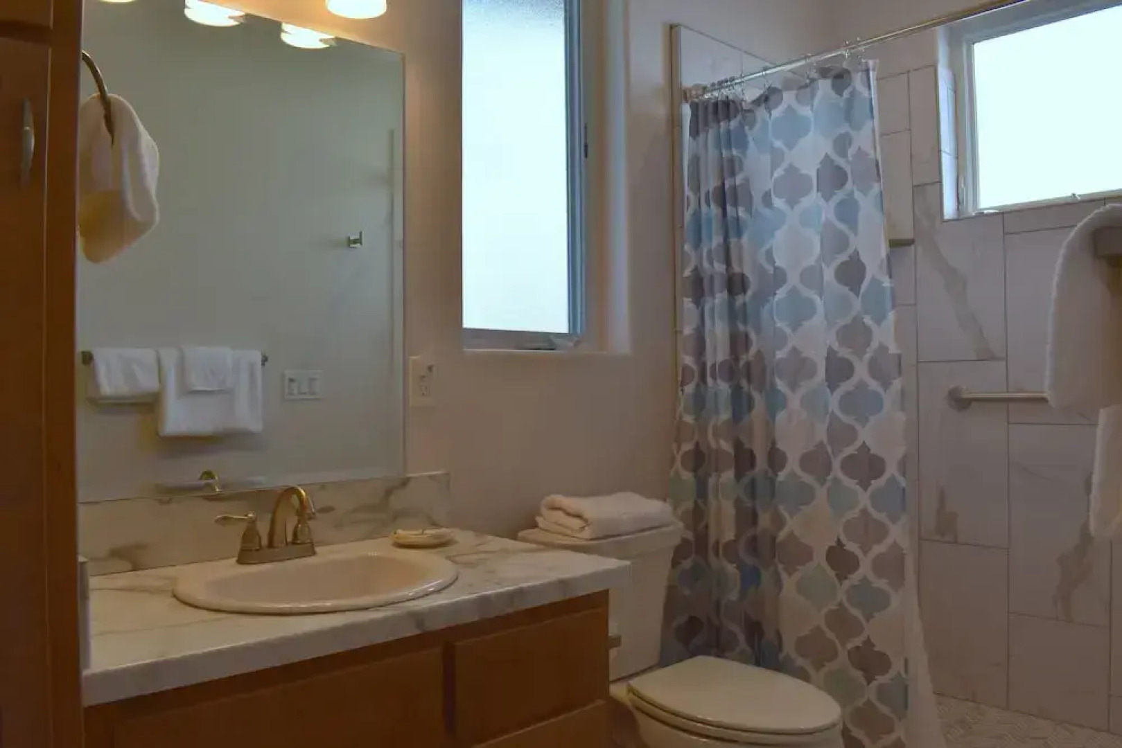 353 Hinds Avenue 1 Bedroom Apts by Redawning