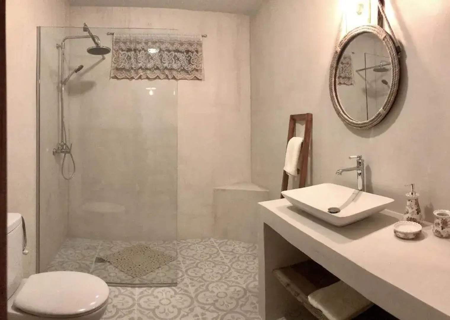 Rose Traditional House