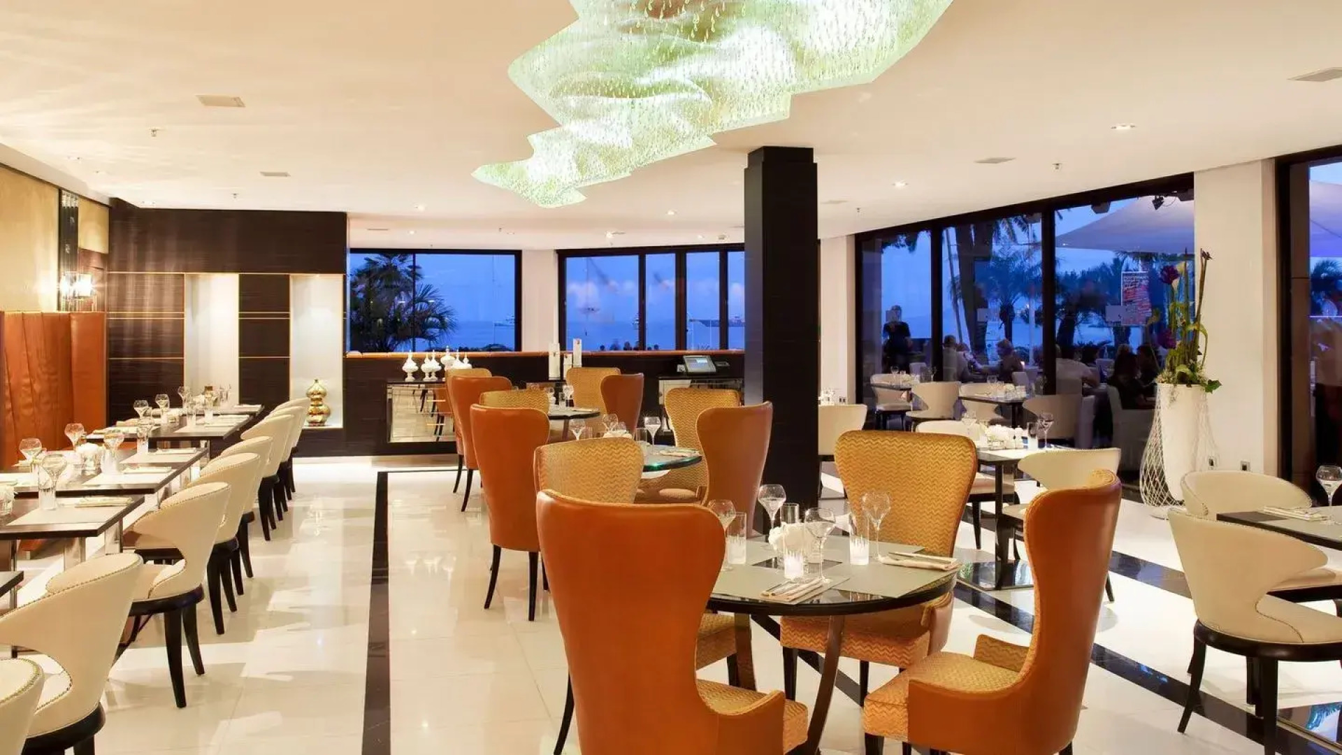 Отель JW Marriott Cannes