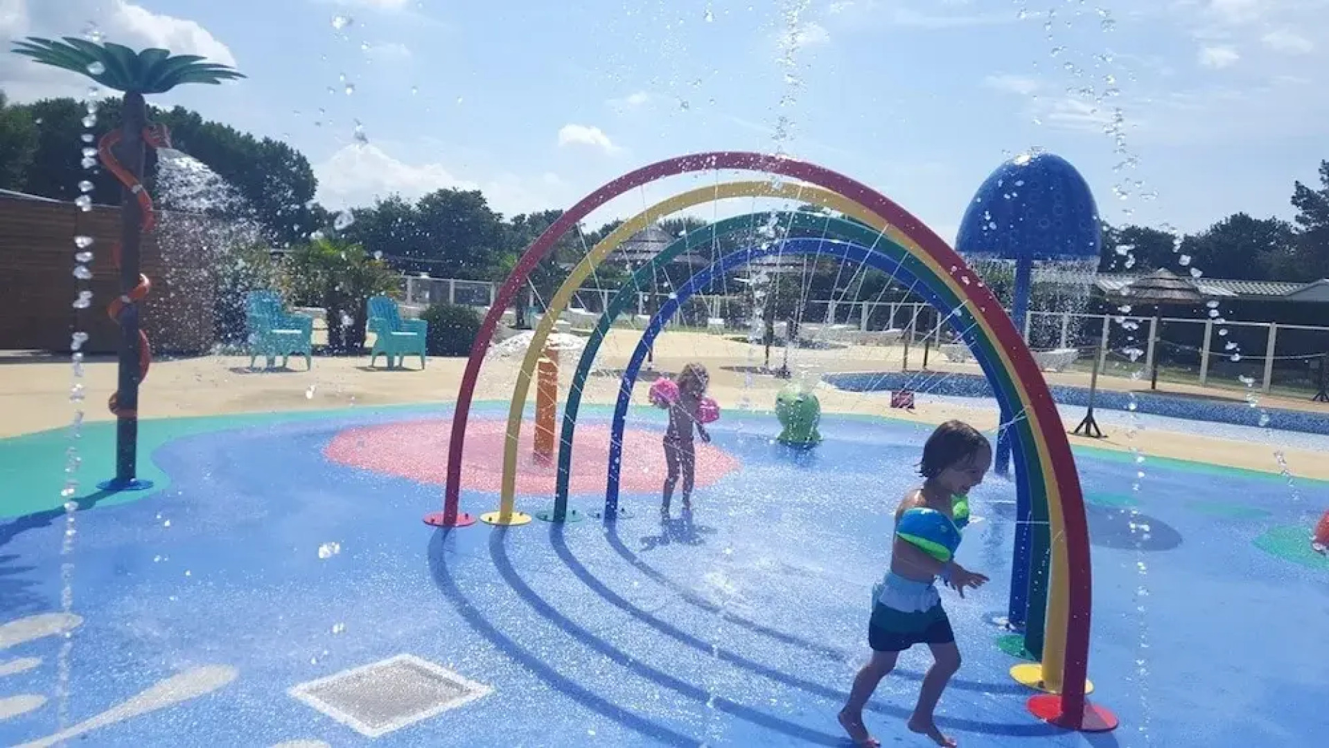 Property With 2 Bedrooms in Les Mathes, With Pool Access, Furnished Ga